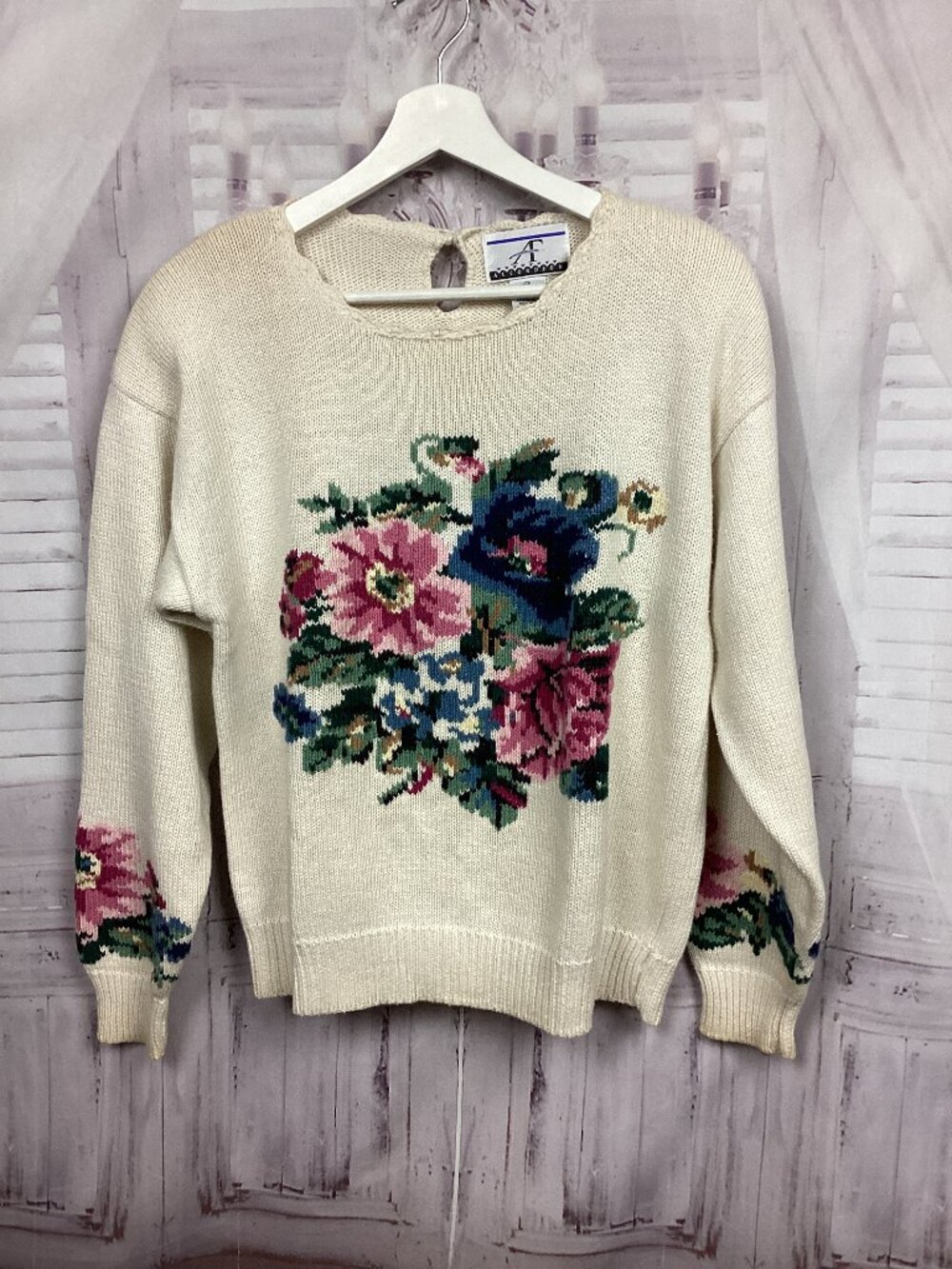 Vintage Accordian Sweater Cream Floral M